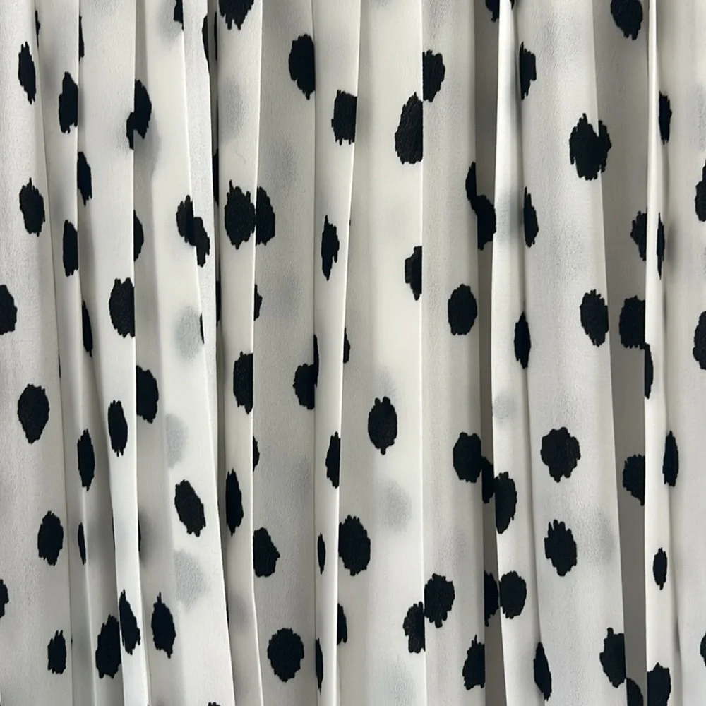 Banana Republic Dot Pleated Skirt - Picture 2 of 2